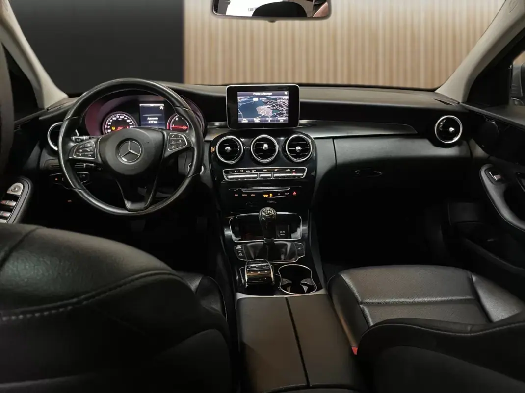 Mercedes-Benz C 180 2015 - 14950 EUR, 208000 km - 208000km - foto 8 de 20