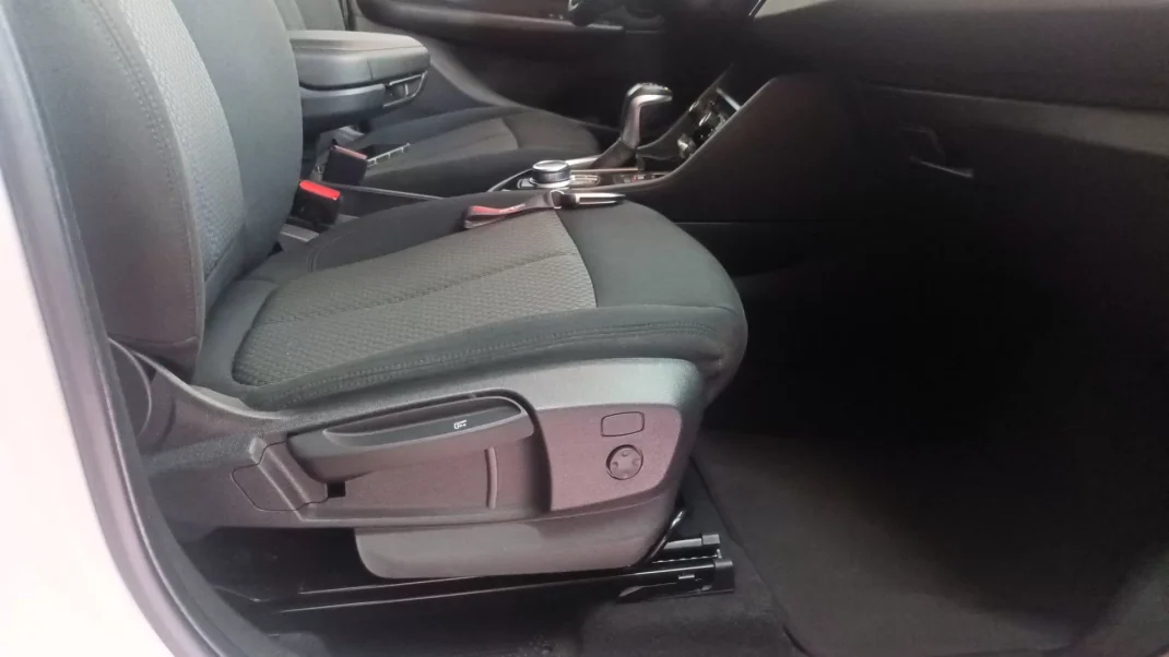 BMW 225xe Active Tourer 2019 - 18750 EUR, 156212 km - AUTO.MOTO.pt - 156212km - foto 60 de 68