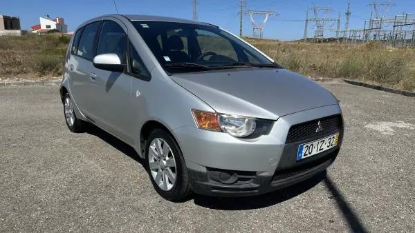 Mitsubishi Colt 1.1 Invite ClearTec 2010 Gasolina