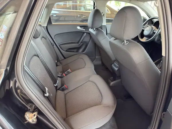 Audi A1 Sportback 2014 - 15750 EUR, 119146 km - 119146km - foto 23 de 26