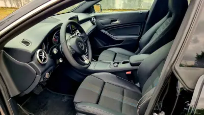 Mercedes-Benz CLA 200 2018 - 24900 EUR, 141000 km - AUTO.MOTO.pt - 141000km - foto 5 de 19