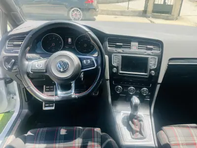 Volkswagen Golf 2016 - 22900 EUR, 151000 km - AUTO.MOTO.pt - 151000km - foto 9 de 13