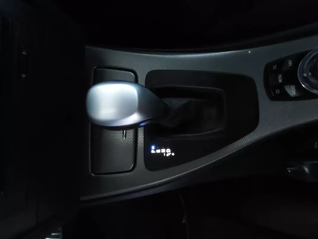 BMW 320 2012 - 18650 EUR, 179300 km - AUTO.MOTO.pt - 179300km - foto 31 de 35