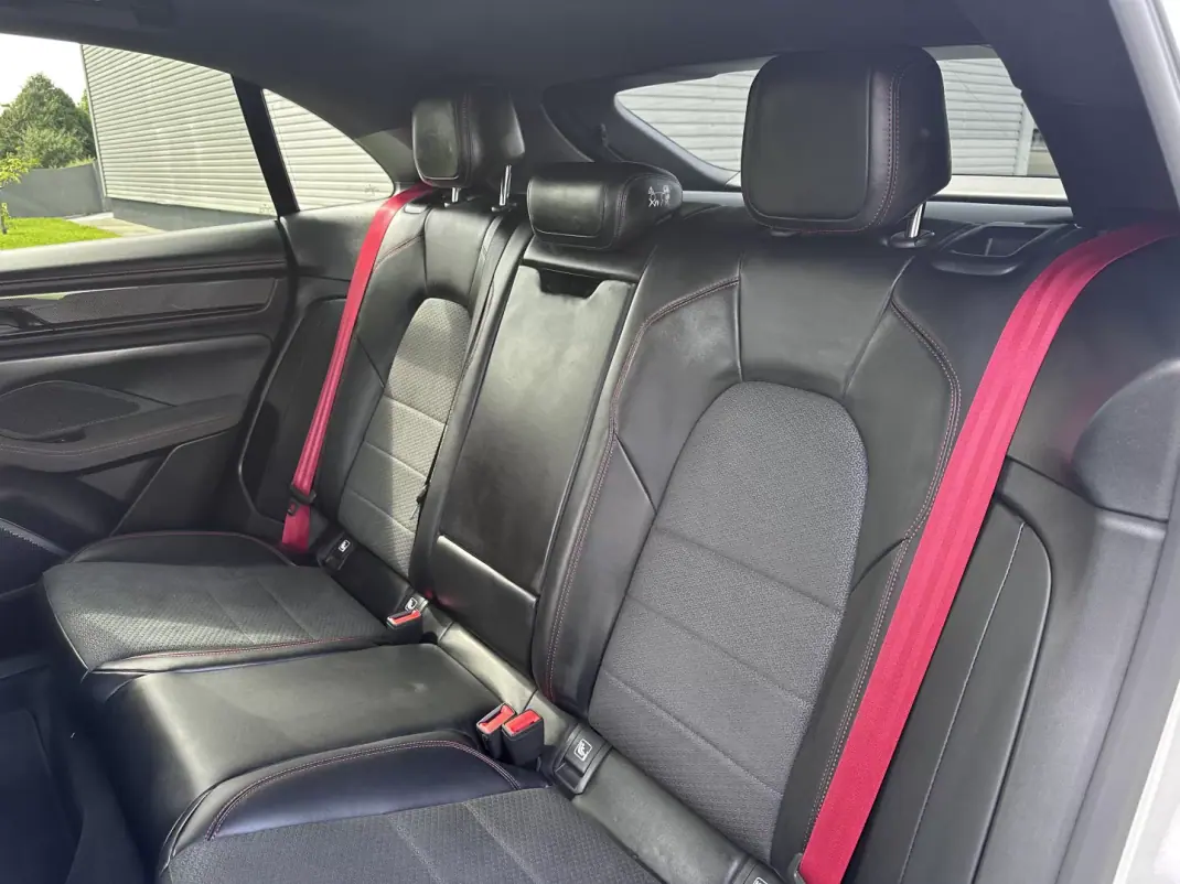Porsche Macan 2026 - 129000 EUR, 2200 km - AUTO.MOTO.pt - 2200km - foto 33 de 85