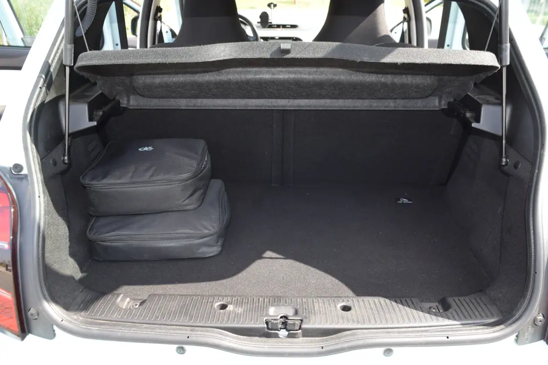 Renault Twingo 2024 - 13000 EUR, 28000 km - AUTO.MOTO.pt - 28000km - foto 10 de 12