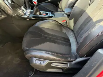 Peugeot 308 2015 - 19500 EUR, 120000 km - AUTO.MOTO.pt - 120000km - foto 28 de 36