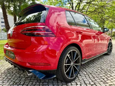 Volkswagen Golf 2019 - 31990 EUR, 110300 km - AUTO.MOTO.pt - 110300km - foto 23 de 38
