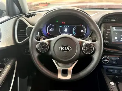Kia e-Soul 2022 - 22900 EUR, 64656 km - AUTO.MOTO.pt - 64656km - foto 16 de 24