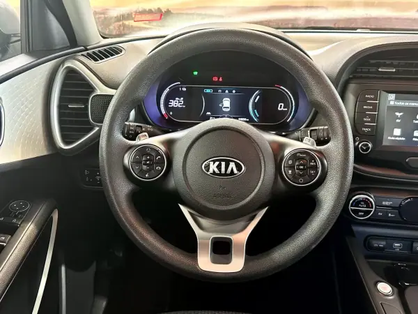 Kia e-Soul 2022 - 22900 EUR, 64656 km - AUTO.MOTO.pt - 64656km - foto 16 de 24