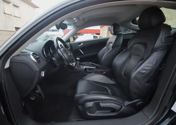 Audi TT Coupé 2009 - 15450 EUR, 207000 km - AUTO.MOTO.pt - 207000km - foto 9 de 24