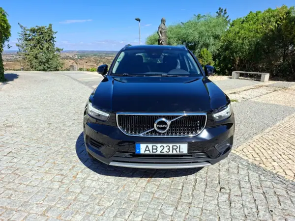 Volvo XC 40 2020 — foto 2 de 26