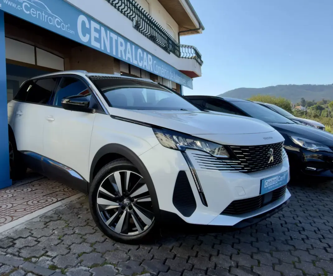 Peugeot 5008 2024 - 27950 EUR, 40000 km - AUTO.MOTO.pt - 40000km - foto 2 de 32