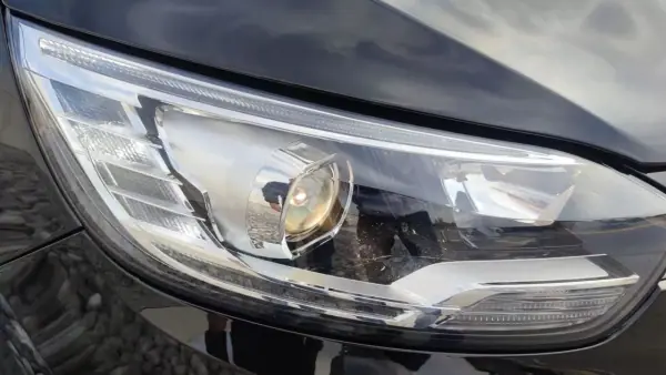Renault Scénic 2017 - 12590 EUR, 176302 km - 176302km - foto 19 de 22