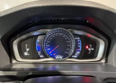 Volvo S60 2016 - 14900 EUR, 205158 km - AUTO.MOTO.pt - 205158km - foto 6 de 30