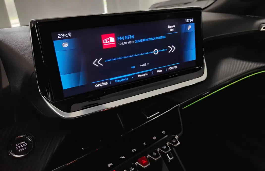 Peugeot 2008 2020 - 15990 EUR, 67000 km - AUTO.MOTO.pt - 67000km - foto 53 de 61