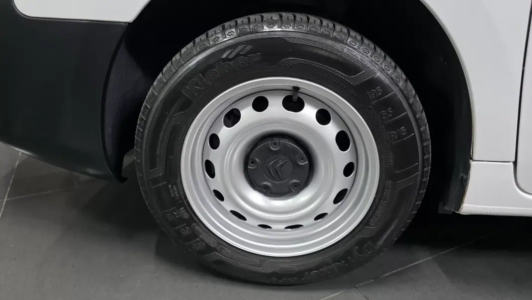 Citroën Berlingo 1.6 Bluehdi L2 100 cv longa C Iva 2018 - 16990 EUR, 67000 km - AUTO.MOTO.pt - 67000km - foto 32 de 41