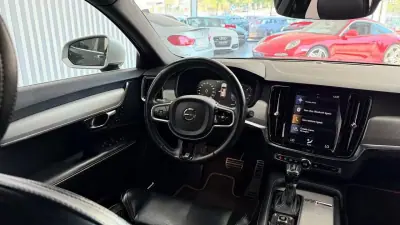 Volvo V90 2018 - 23990 EUR, 166090 km - AUTO.MOTO.pt - 166090km - foto 19 de 31
