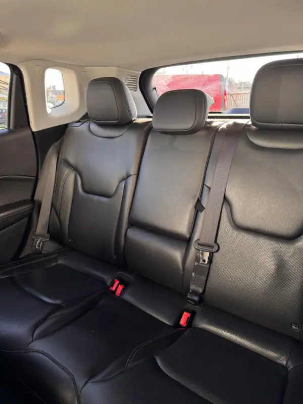 Jeep Compass 2018 - 17900 EUR, 52967 km - AUTO.MOTO.pt - 52967km - foto 12 de 32