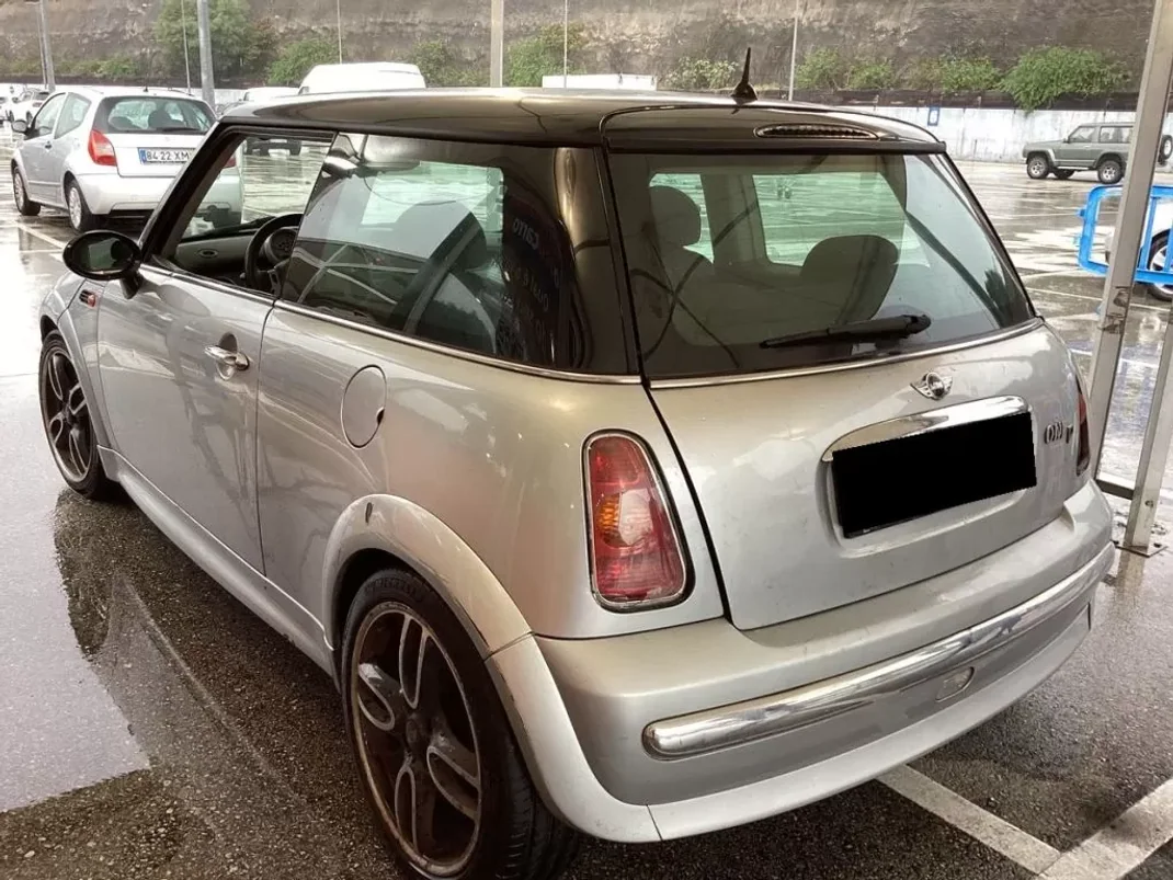 MINI One 2004 - 5990 EUR, 290000 km - AUTO.MOTO.pt - 290000km - foto 2 de 3