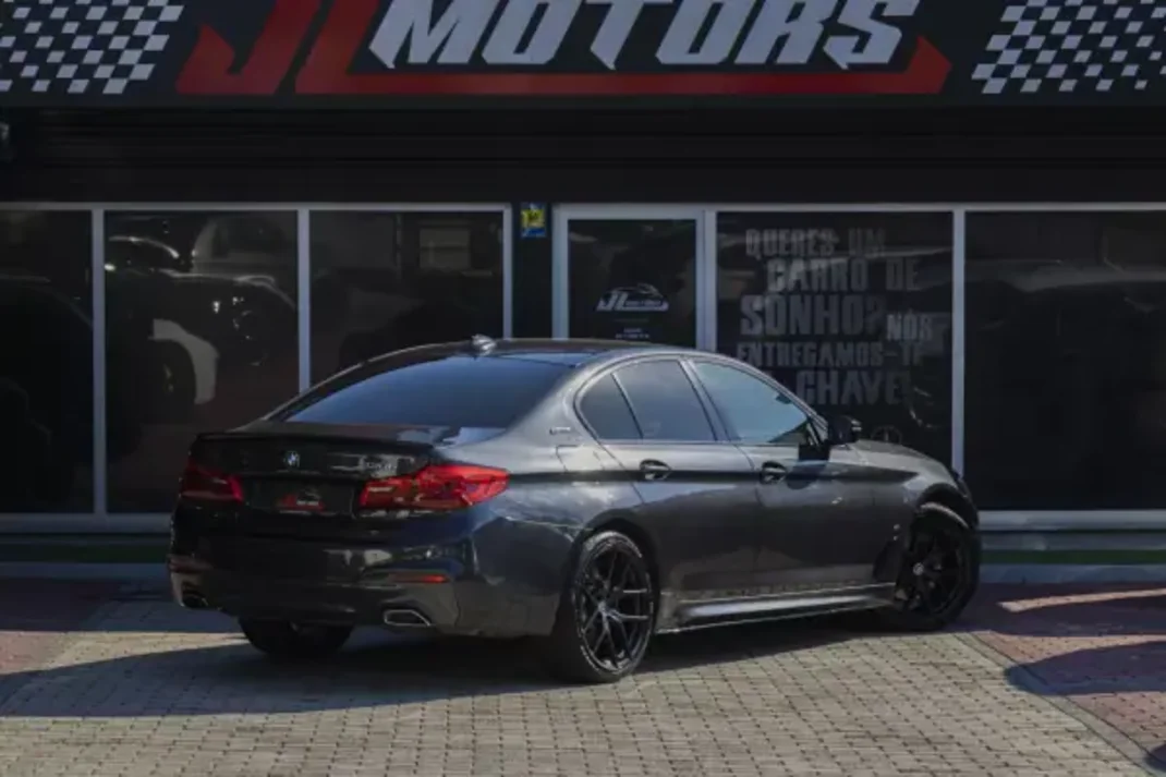 BMW 530e 2019 - 26850 EUR, 181810 km - AUTO.MOTO.pt - 181810km - foto 40 de 47