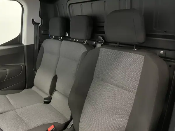 Citroën Berlingo 2022 - 17750 EUR, 90000 km - AUTO.MOTO.pt - 90000km - foto 12 de 13