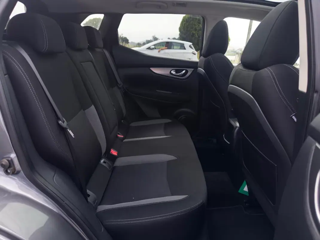 Nissan Qashqai 2018 - 18990 EUR, 123000 km - AUTO.MOTO.pt - 123000km - foto 39 de 40