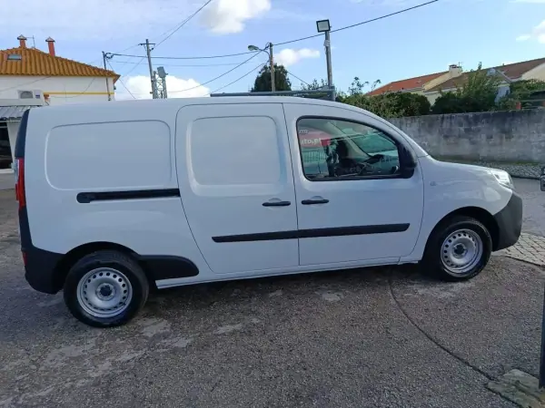 Renault Kangoo 2018 - 10500 EUR, 159000 km - AUTO.MOTO.pt - 159000km - foto 21 de 27