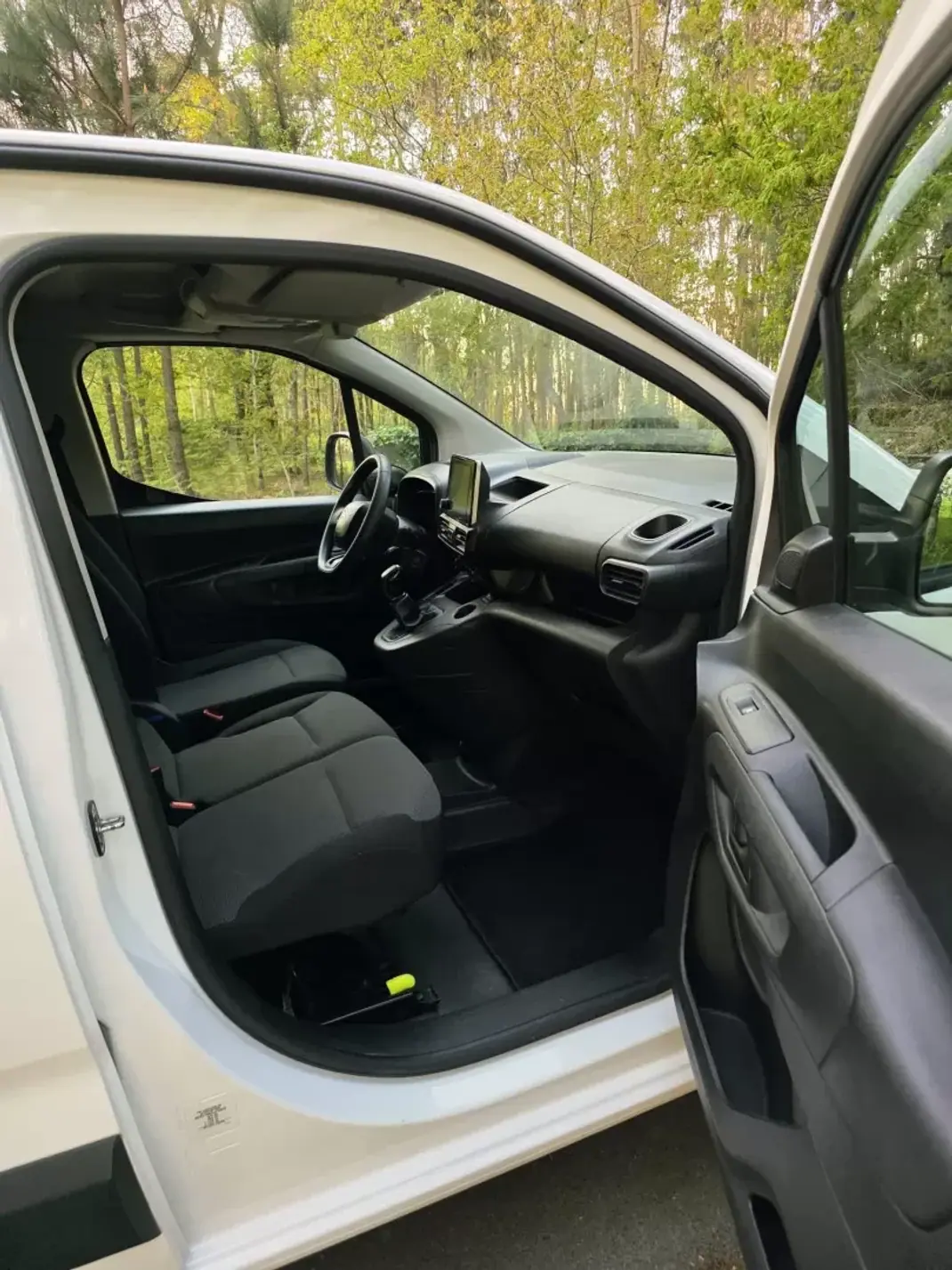 Citroën Berlingo 2020 - 11990 EUR, 152000 km - AUTO.MOTO.pt - 152000km - foto 21 de 30