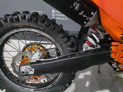 KTM EXC 200 2023 - 10499 EUR, 77 km - AUTO.MOTO.pt - 77km - foto 10 de 23