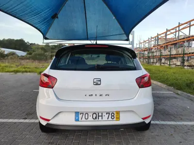SEAT Ibiza 2015 - 7990 EUR, 159000 km - AUTO.MOTO.pt - 159000km - foto 4 de 13