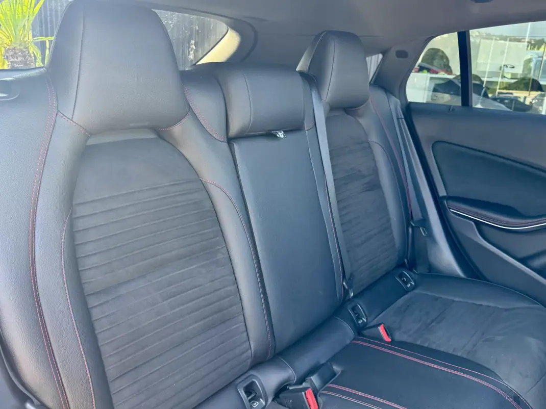 Mercedes-Benz CLA 220 2017 - 21999 EUR, 160000 km - AUTO.MOTO.pt - 160000km - foto 19 de 24