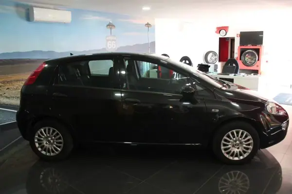 Fiat Punto 2016 - 7000 EUR, 118505 km - 118505km - foto 5 de 12