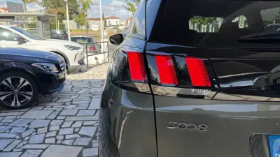 Peugeot 3008 2019 - 17980 EUR, 80200 km - AUTO.MOTO.pt - 80200km - foto 25 de 25