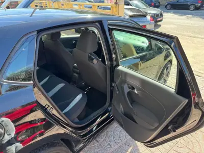 Volkswagen Polo 2012 - 8900 EUR, 188133 km - AUTO.MOTO.pt - 188133km - foto 20 de 28