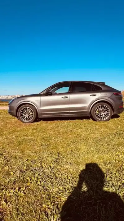 Porsche Cayenne Coupé 2019 - 57500 EUR, 247000 km - AUTO.MOTO.pt - 247000km - foto 4 de 25