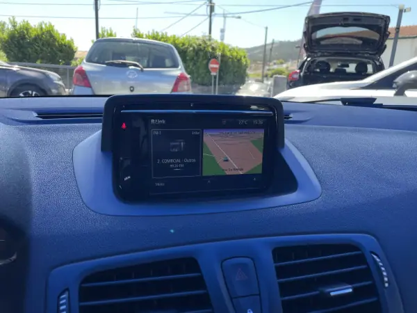 Renault Mégane 2014 - 7995 EUR, 191366 km - AUTO.MOTO.pt - 191366km - foto 14 de 27