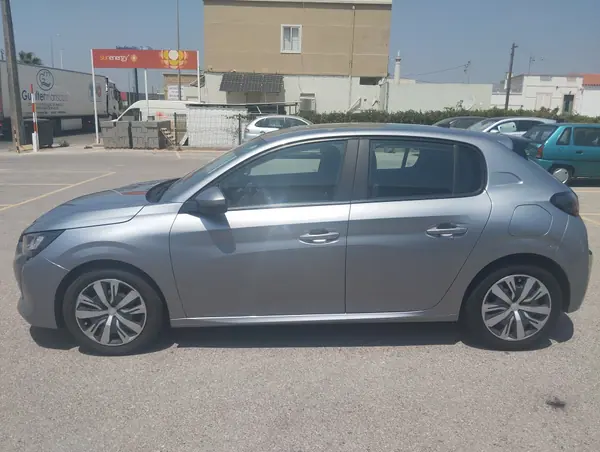 Peugeot 208 2022 - 11000 EUR, 122000 km - AUTO.MOTO.pt - 122000km - foto 4 de 7