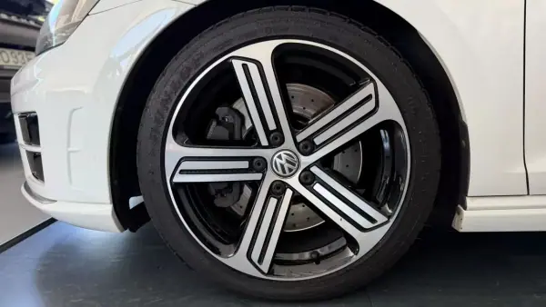 Volkswagen Golf 2016 - 25990 EUR, 134940 km - 134940km - foto 13 de 35