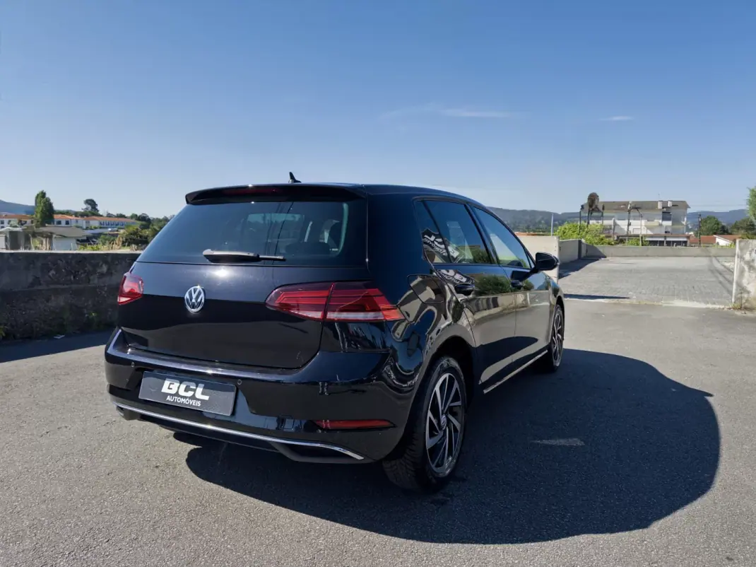 Volkswagen Golf 2018 - 14990 EUR, 105000 km - 105000km - foto 7 de 43