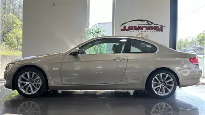 BMW 330 2007 - 19330 EUR, 59121 km - AUTO.MOTO.pt - 59121km - foto 3 de 14