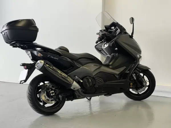 Yamaha TMAX 2015 - 8990 EUR, 25000 km - AUTO.MOTO.pt - 25000km - foto 8 de 26