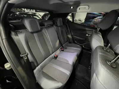 Peugeot e-2008 2020 - 18990 EUR, 50000 km - AUTO.MOTO.pt - 50000km - foto 9 de 51