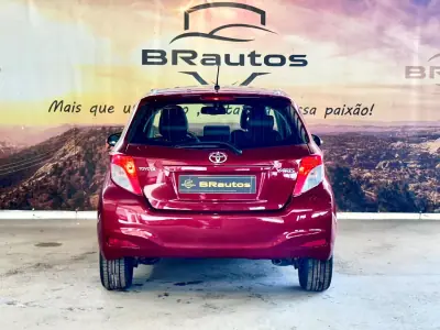 Toyota Yaris 2011 - 10900 EUR, 203453 km - AUTO.MOTO.pt - 203453km - foto 7 de 23