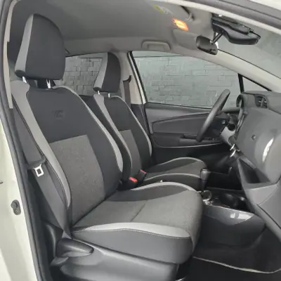 Toyota Yaris 2020 - 18950 EUR, 77356 km - AUTO.MOTO.pt - 77356km - foto 8 de 28