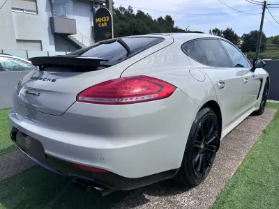 Porsche Panamera 2015 - 35000 EUR, 159000 km - AUTO.MOTO.pt - 159000km - foto 9 de 67
