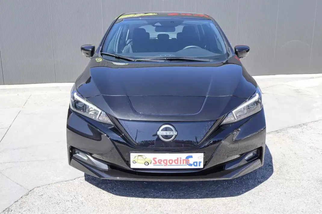 Nissan Leaf 2023 - 17990 EUR, 31782 km - 31782km - foto 2 de 25