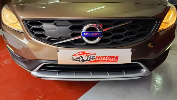 Volvo V60 Cross Country 2016 - 18180 EUR, 138731 km - AUTO.MOTO.pt - 138731km - foto 14 de 54