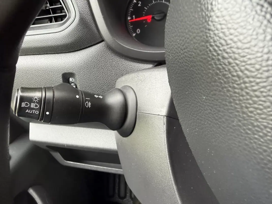 Renault Master 2.3 Dci L3 3.5T 135 cv C.Dupla 2021 - 26750 EUR, 84000 km - AUTO.MOTO.pt - 84000km - foto 17 de 31