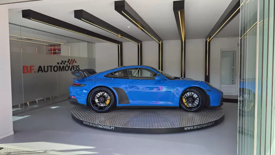Porsche 992 2023 - 245000 EUR, 18096 km - AUTO.MOTO.pt - 18096km - foto 9 de 56