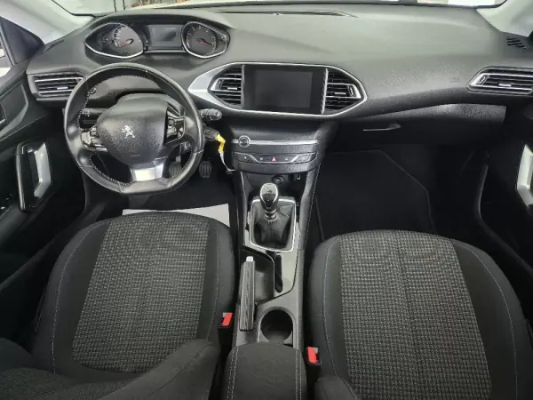Peugeot 308 SW 2020 - 14750 EUR, 118747 km - AUTO.MOTO.pt - 118747km - foto 5 de 8